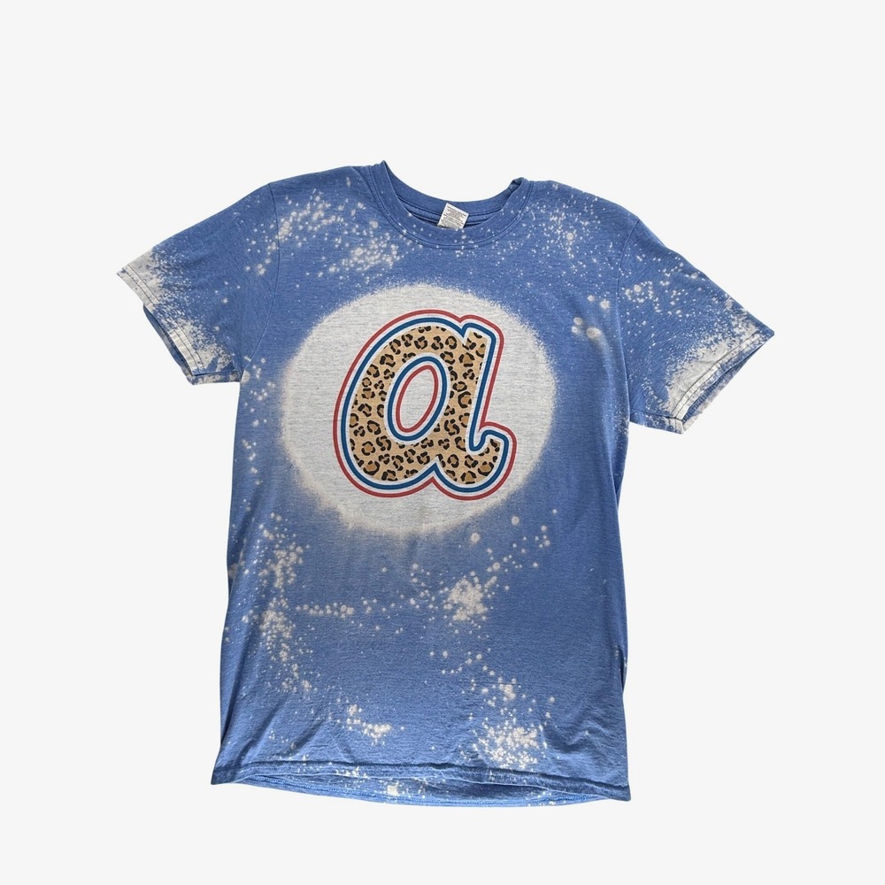 Vintage Atlanta Braves Gildan Softstyle Bleached Graphic T-Shirt Medium Womens